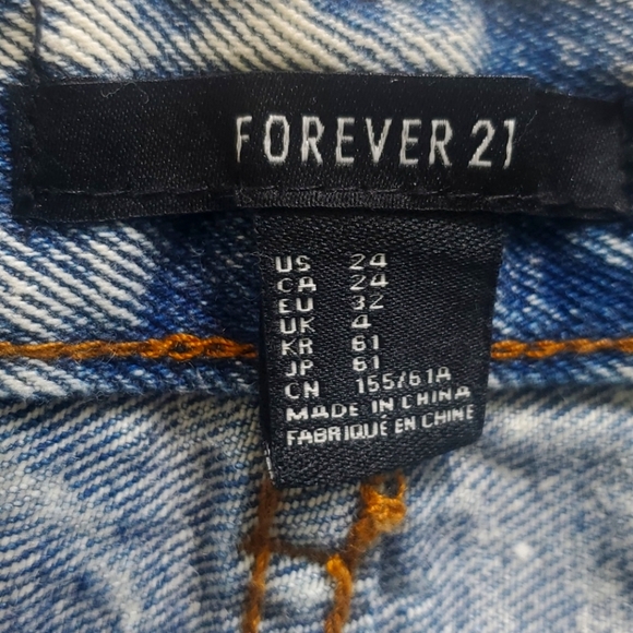Forever21 size 24 cheeky denim shorts - Picture 4 of 4